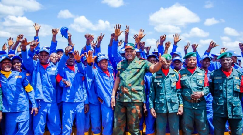 Le Lieutenant-général Jean-Pierre Kasongo Kabwik s’adresse à 5.000 ex-délinquants appelés à assainir Kinshasa kasongo kabwik 260619